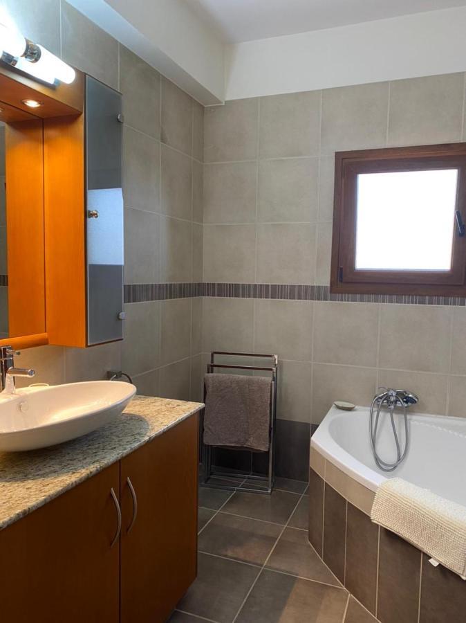 Episkopi Villa, Luxury 4 Bedroom With Pool - Limassol Bagian luar foto
